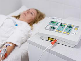 Методы лечения в санатории «Родник Алтая». Квантовая эндовазальная терапия (КЭТ) — метод очищения крови через внутривенное облучение световой энергией.